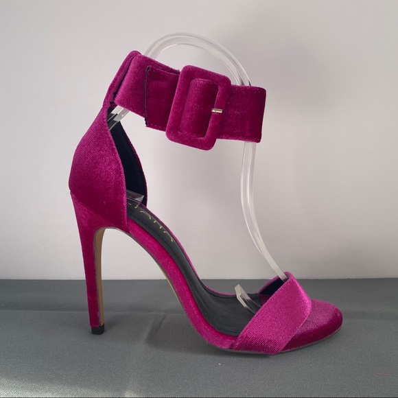 Golden - Picture 3 of 6